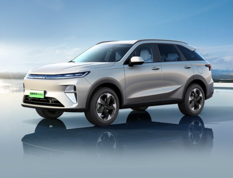 Представлен новый кроссовер Mitsubishi с расходом топлива 4 литра на «сотню»
